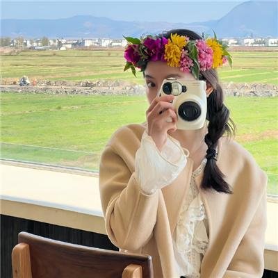 燕子与鹦鹉